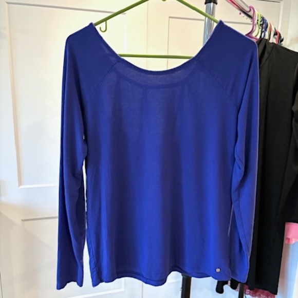 Long-Sleeve Strappy Back Top in Blue - Medium (EUC) - Picture 5 of 7